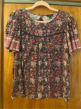 Aeropostale Floral Short Sleeve Top in Navy, Burgundy and Rust